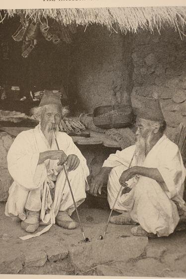 древняя традиция курение табака длинными трубками