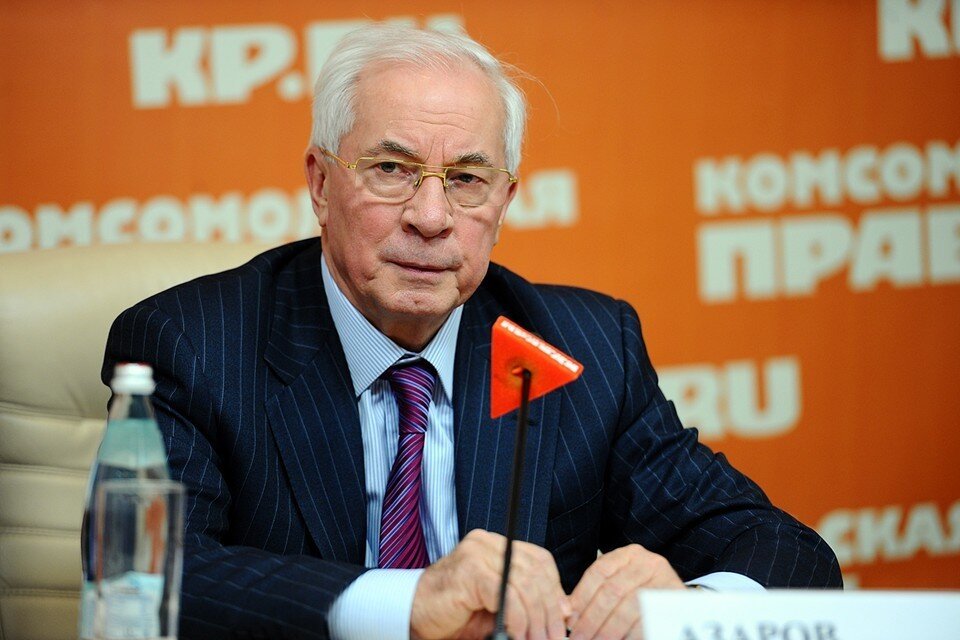     Николай Азаров Иван МАКЕЕВ