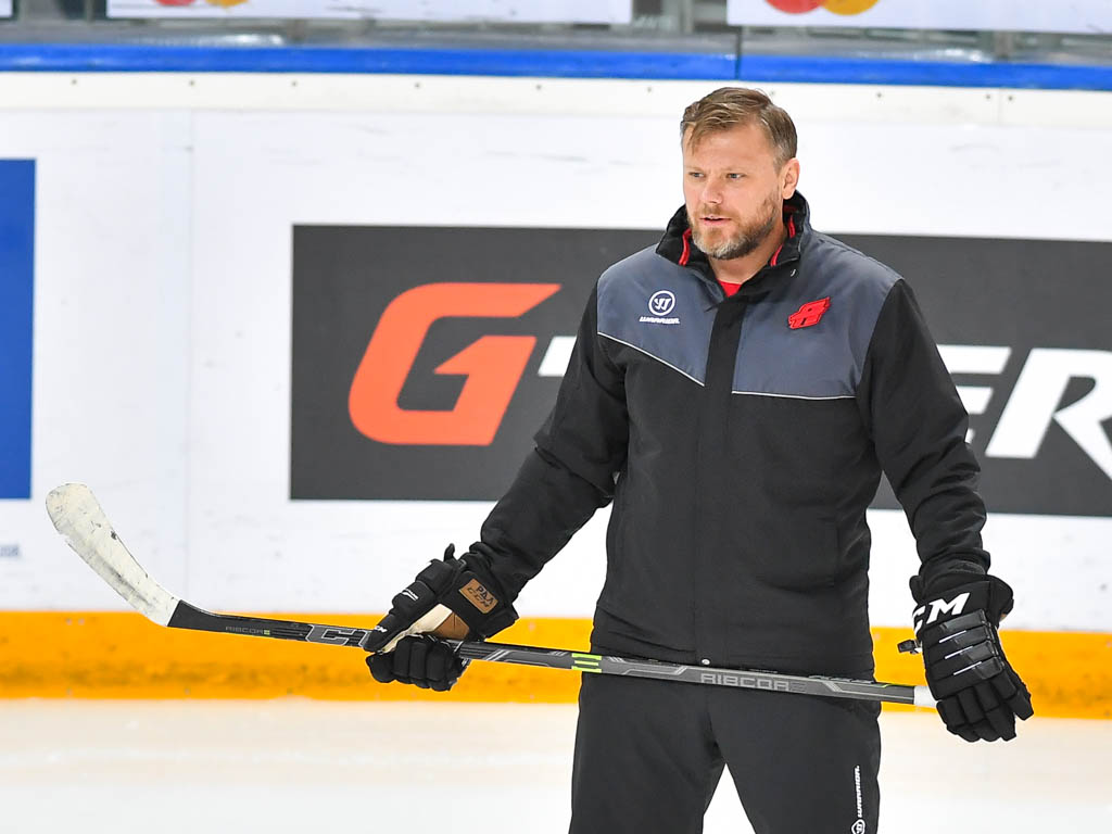 тренер вероны. николай владимирович бердыев. известные спорты в россии. слуцкий кварацхелия. максим съестнов крылья советов.