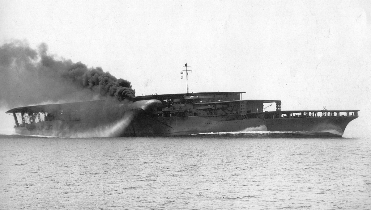 Две палубы для одновременного взлета - это не выдумка