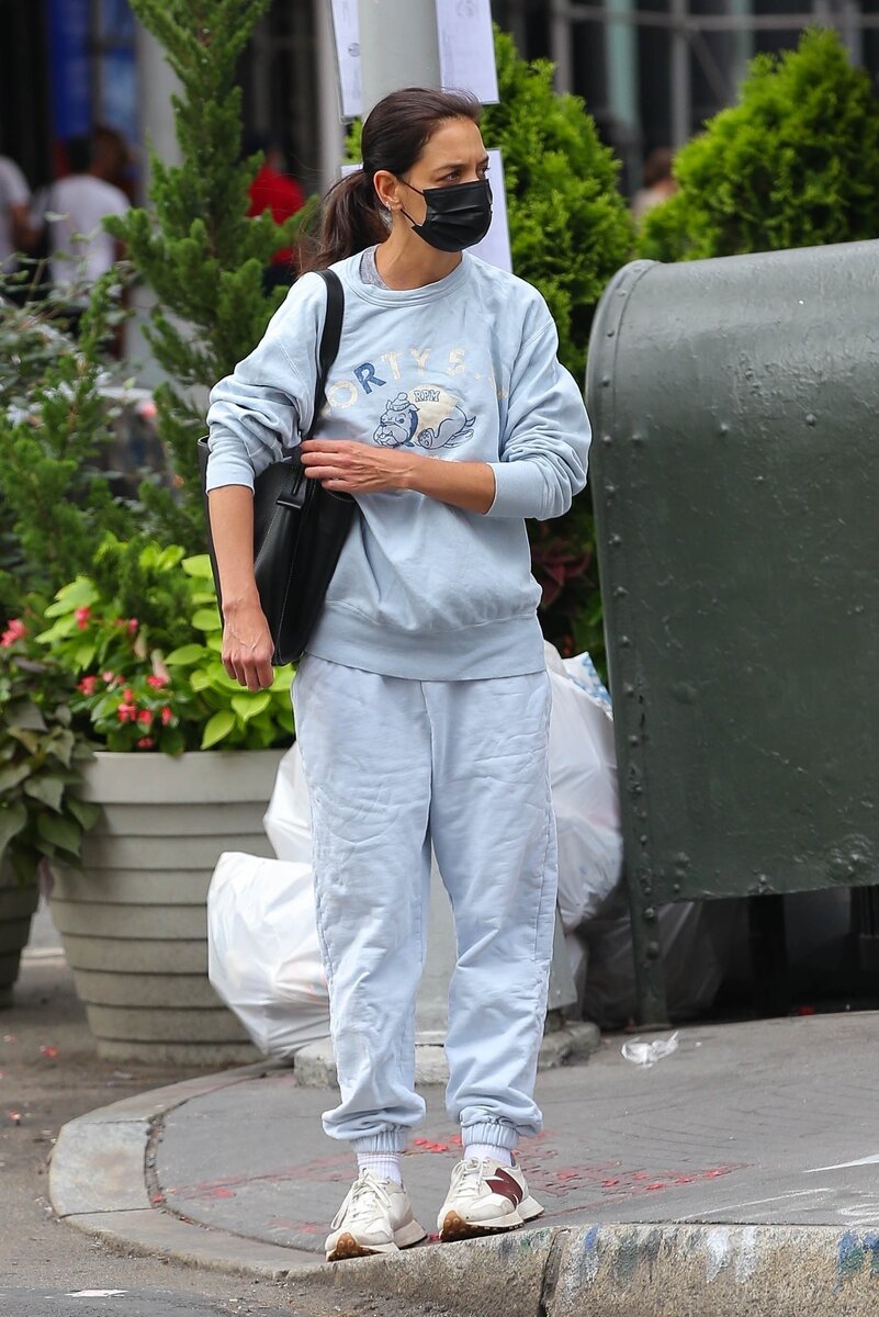     Кэти Холмс в Нью-Йорке, июль 2022 года