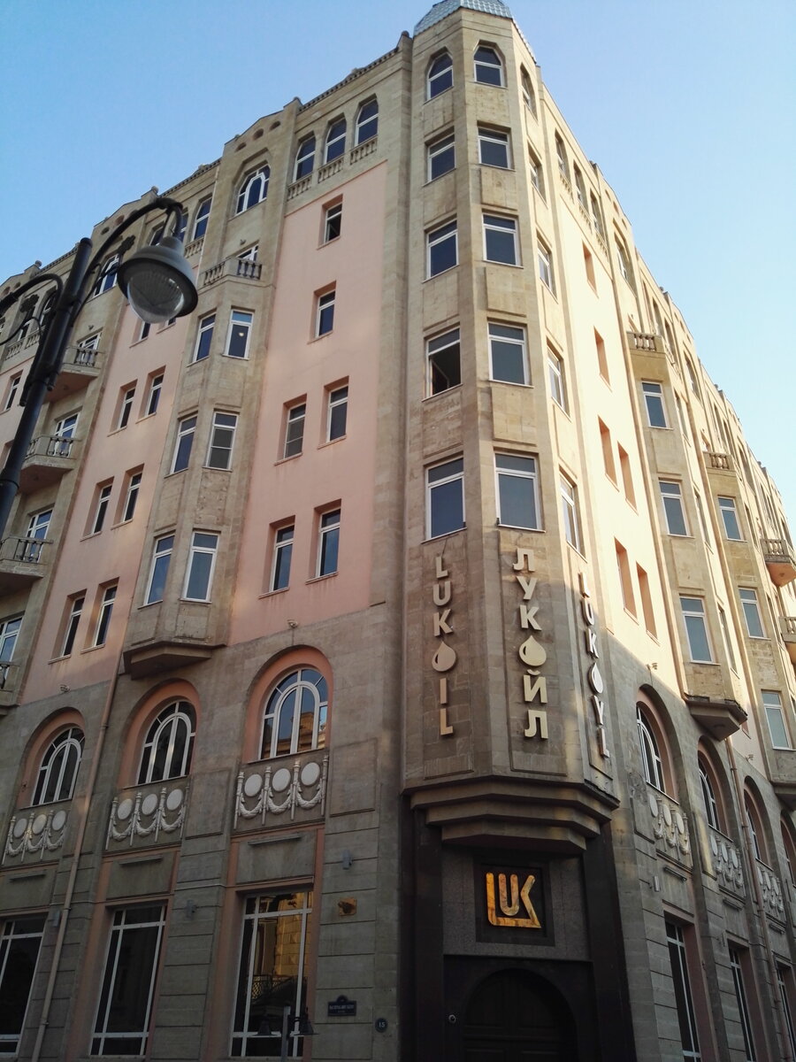 Продолжаем краткий экскурс по польскому архитектурному наследию шикарной столицы Азербайджана.-59