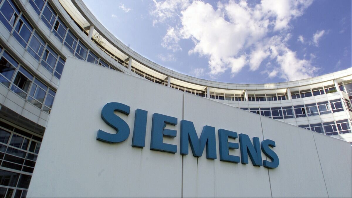    Логотип компании Siemens© AP Photo / Uwe Lein