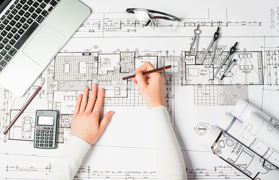 Проектировщик проектирует объект будущего строительства