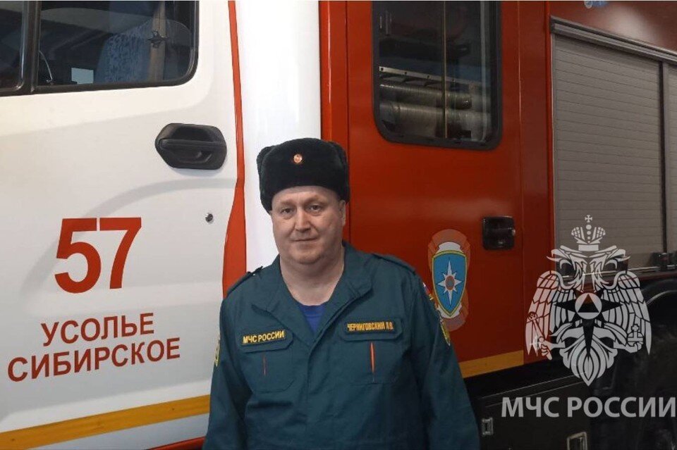     Спасатель откачал 16-летнего подростка, едва не утонувшего в бассейне в Иркутской области  ГУ МЧС по Иркутской области