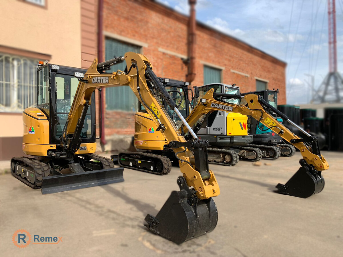 Мини-экскаваторы Carter CT-26, Wacker Neuson EZ-36 и Sunward SWE35-UF на площадке ООО "Ремекс"