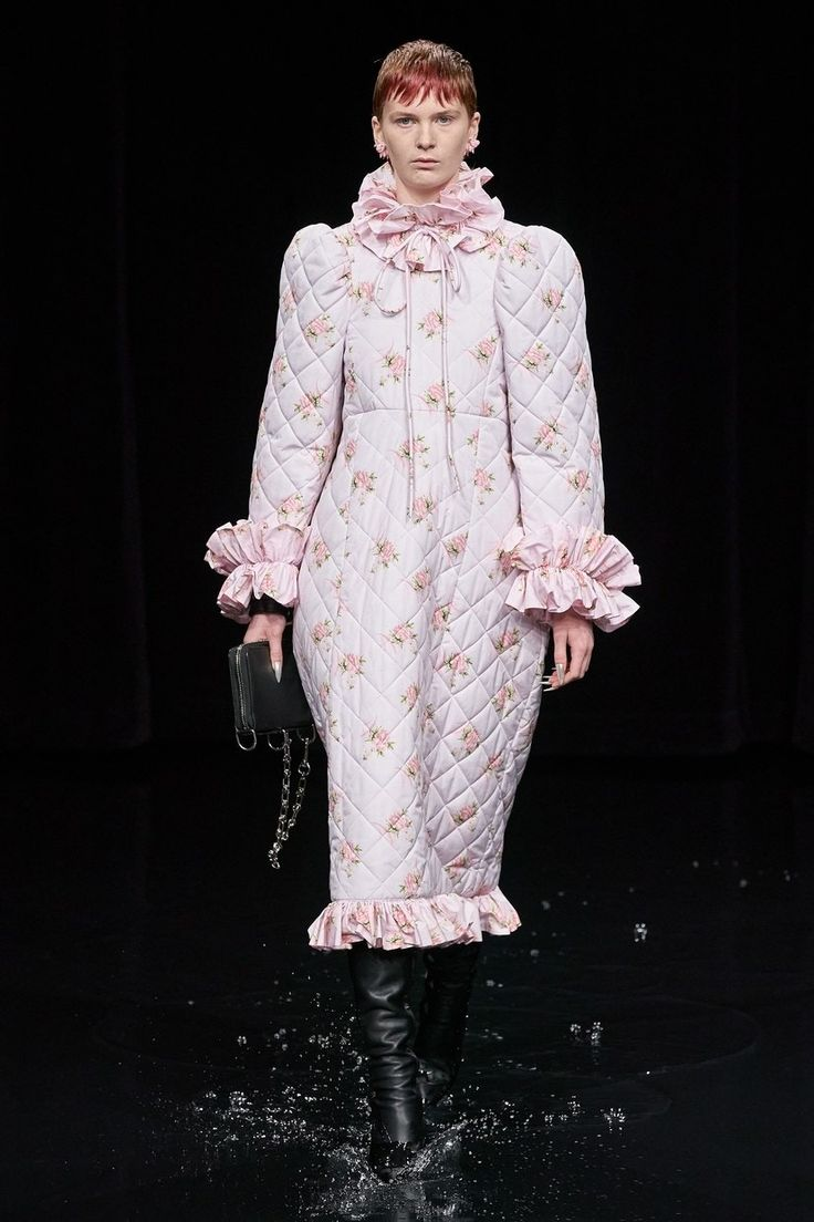Balenciaga Источник: vogue.com
