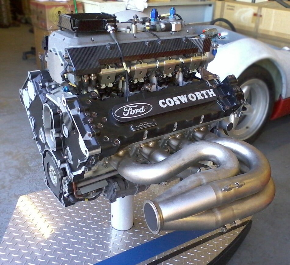Обзор двигателей автомобилей. Cosworth мотор Ford. Ford Cosworth двигатель. Форд косворт v8. Мотор Ford Cosworth YB.