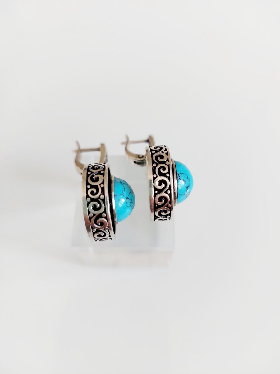 Серебряные серьги ручной работы с бирюзой, IDenteco online store (Copyright: Lusine Mirzoyan)