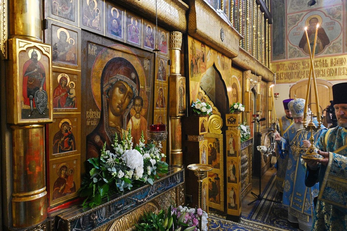 Казанская икона Божией Матери. Из архива сайта Патриарха Московского и Всея Руси. https://foto.patriarchia.ru/news/patriarshee-sluzhenie-v-prazdnik-kazanskoy-ikony-bozhiey-materi-v-kazanskom-sobore-na-krasnoy-ploshchadi-2020-07-21/