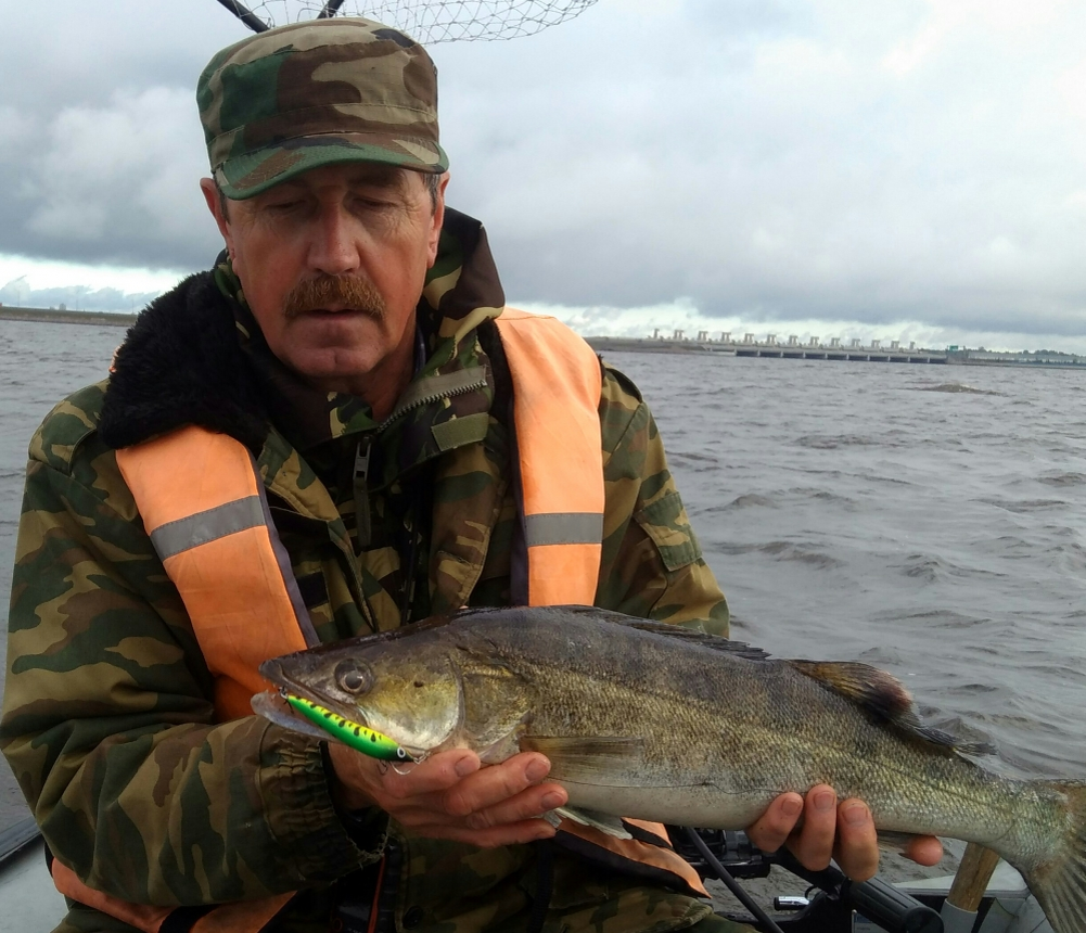 Ловля на дамбе. Северная дамба финского залива рыбалка. финский залив 17.09. судак на дамбе. ловля у дамбы.
