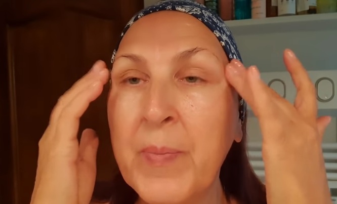 Прочитала о том, что такой способ стирает все морщины. И это оказалось правдой.