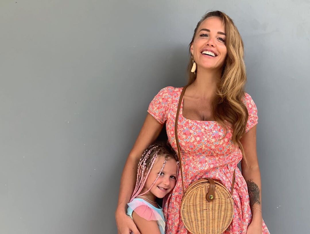 Оля с дочкой Арианной, фото взято из личного инстаграмм-аккаунта Ольги https://www.instagram.com/nezlaya/