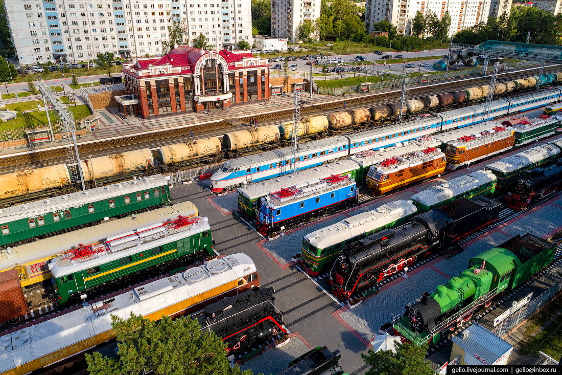 Железнодорожная 3 новосибирск. Новосибирский музей железнодорожной техники Новосибирск. Музей станции Сеятель Новосибирск. Музей ЖД техники Новосибирск. Станция Сеятель музей железнодорожной техники.