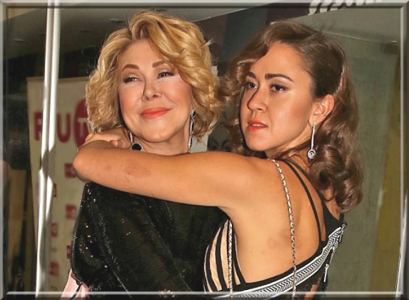 Любовь Успенская с дочкой 2020 год.