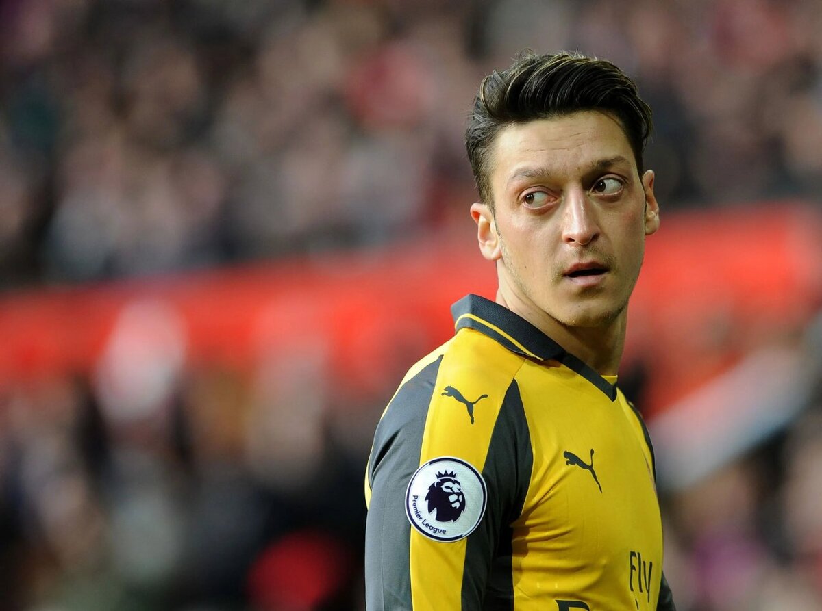 Özil