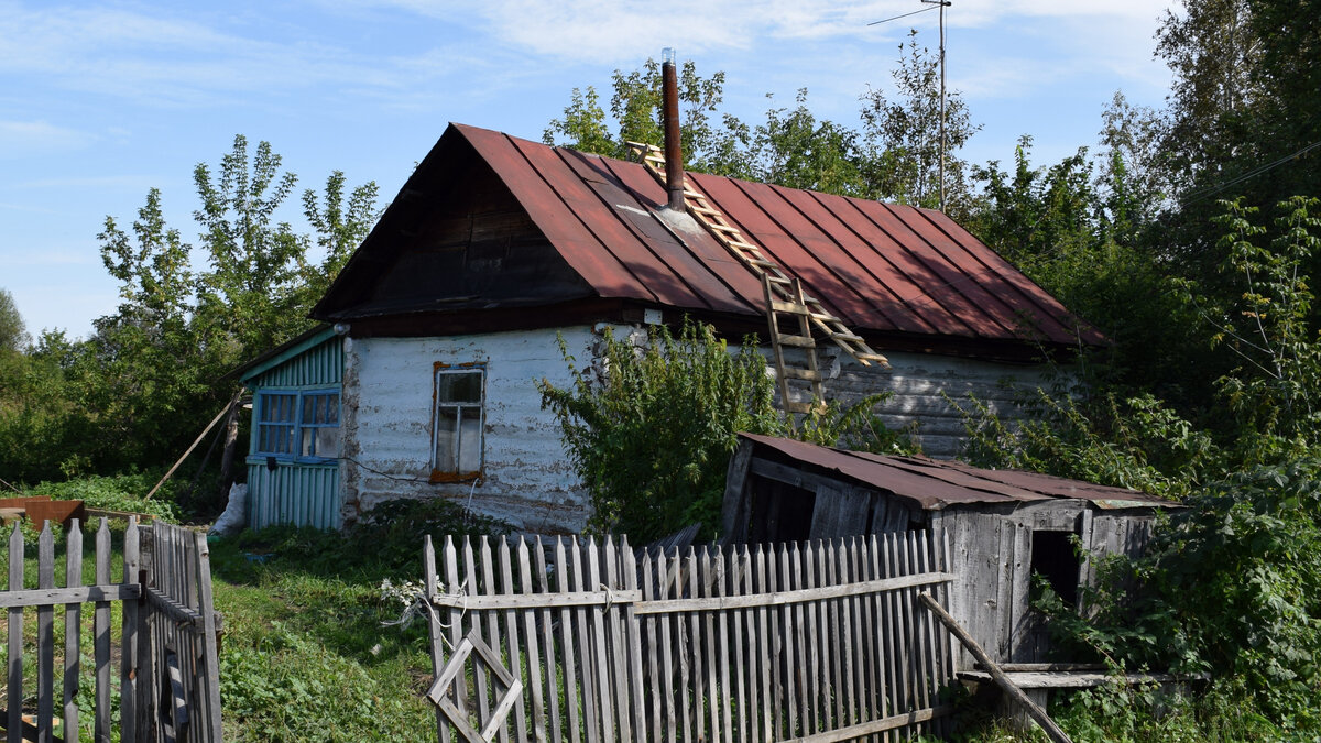Старый дом в деревне