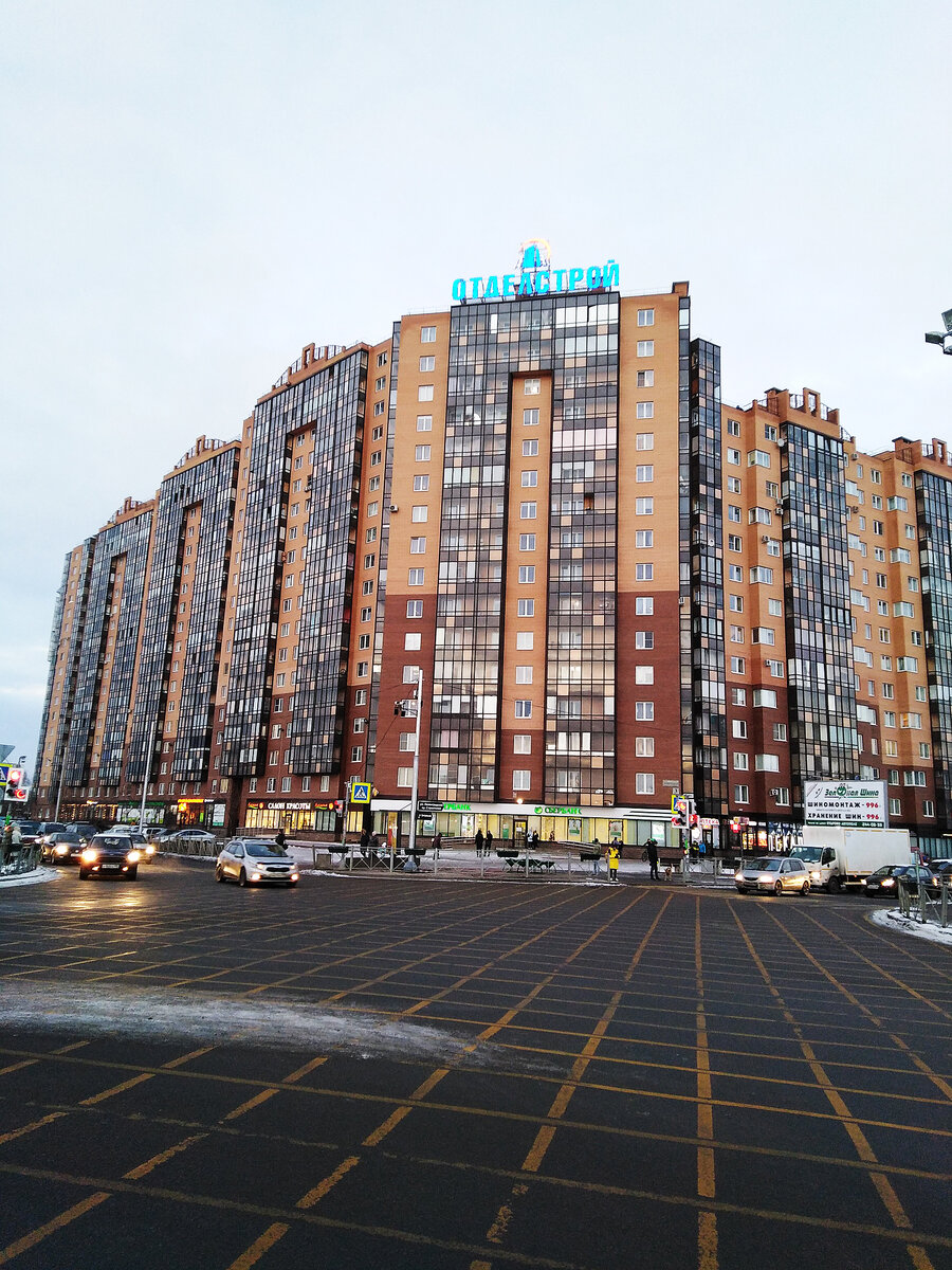Знаменитый Кудровский перекресток, с вафельницей.