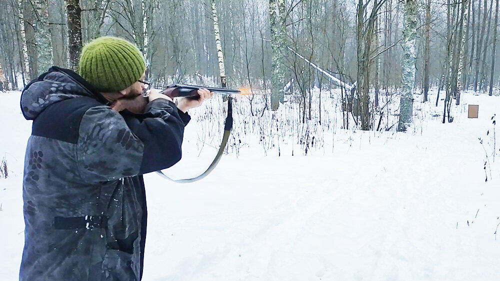 Стреляю на пятьдесят шагов патроном с перевернутым контейнером.