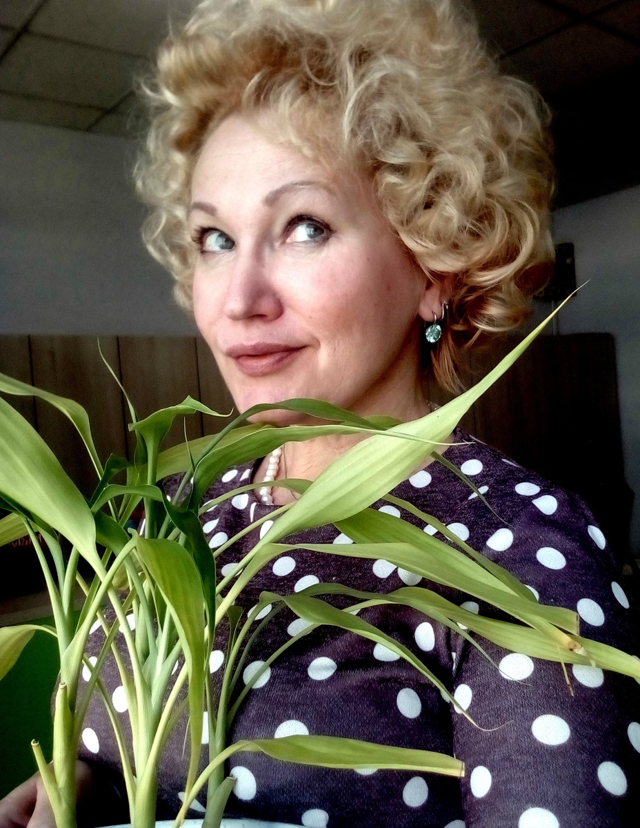 В прошлом году, в день рождения, я была с прической. В этом - "под мальчика".