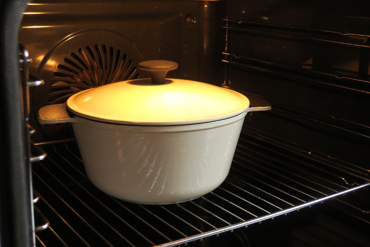 мясо в чугунной кастрюле в духовке на ночь. сковородки для духовки. кастрюля fissler original pro collection 2,6 л. утятница emile henry. можно ли готовить в кастрюле в духовке.