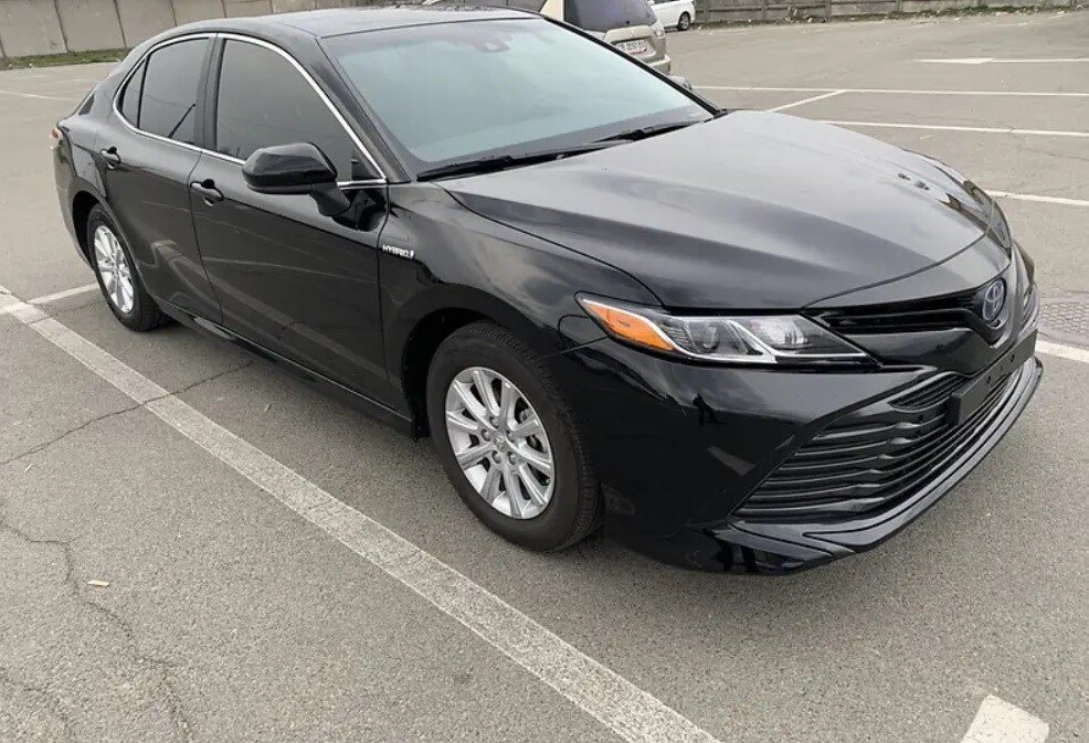 Toyota Camry XV70 загружается...
