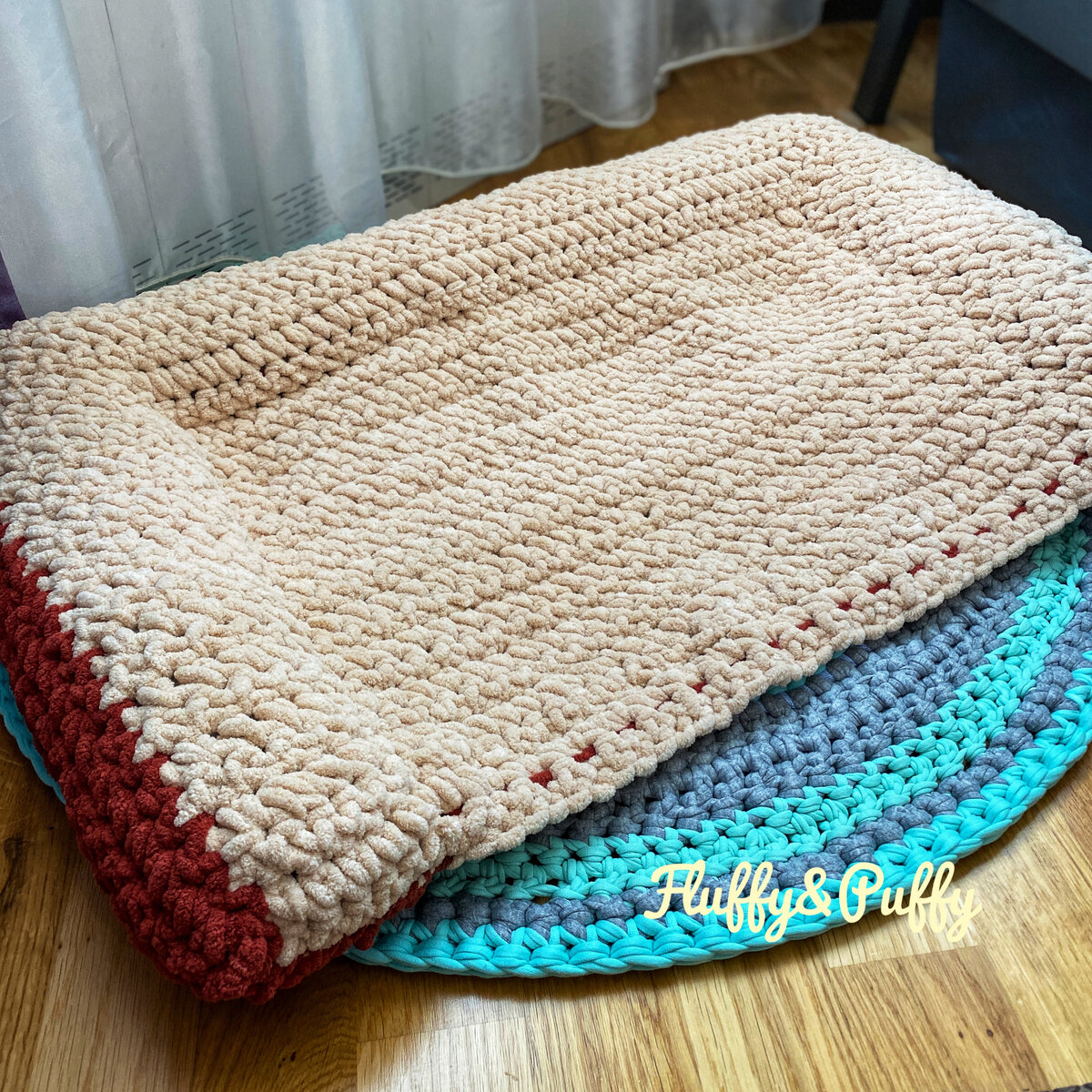 лежанка ализе пуффи. вязаные лежанки для собак. лежанка для кота из ализе пуффи. лежанка для кота из ализе пуффи. чехол на стул из ализе пуффи.