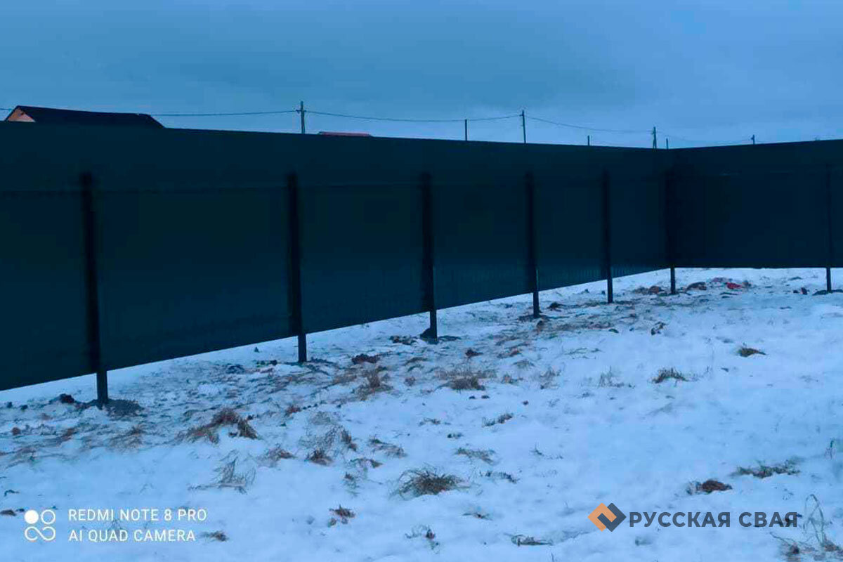 Установка забора из профнастила в КП Южный Версаль