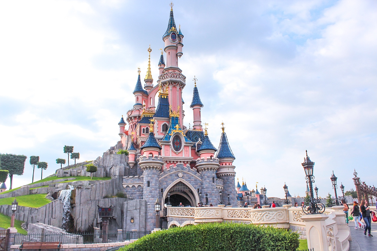 Disneyland park. Парк Уолт Дисней в Париже. Франция парк Диснейленд. Диснейленд Париж Диснейленд парк. Парижский Диснейленд, Франция.