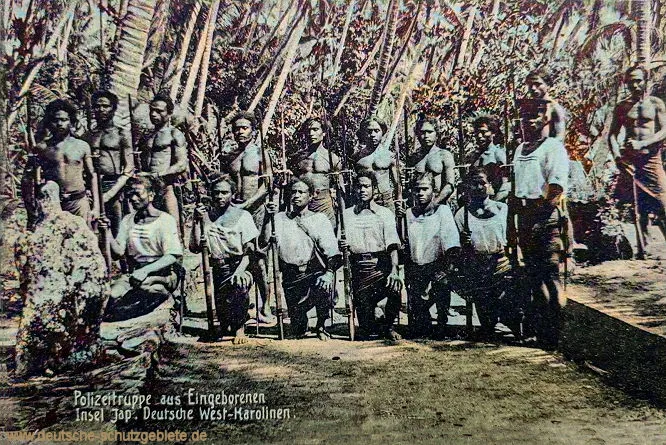 Полицейские силы из туземцев острова, жителей Западной Каролины.