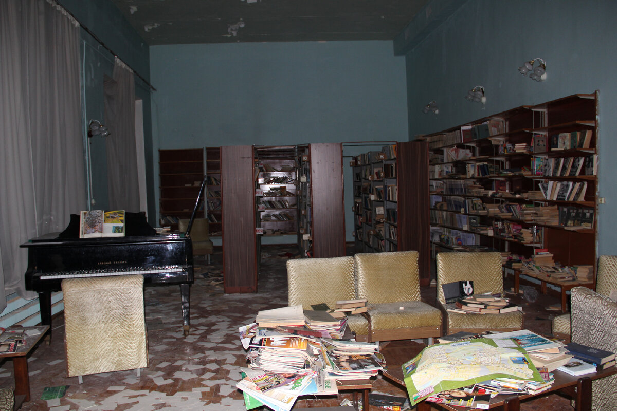 Библиотека на втором этаже