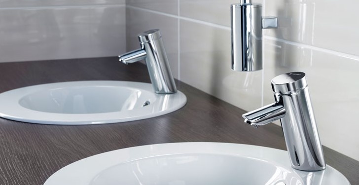 Бесконтактный смеситель для раковины: Почему он устанавливает новые стандарты в общественных местах