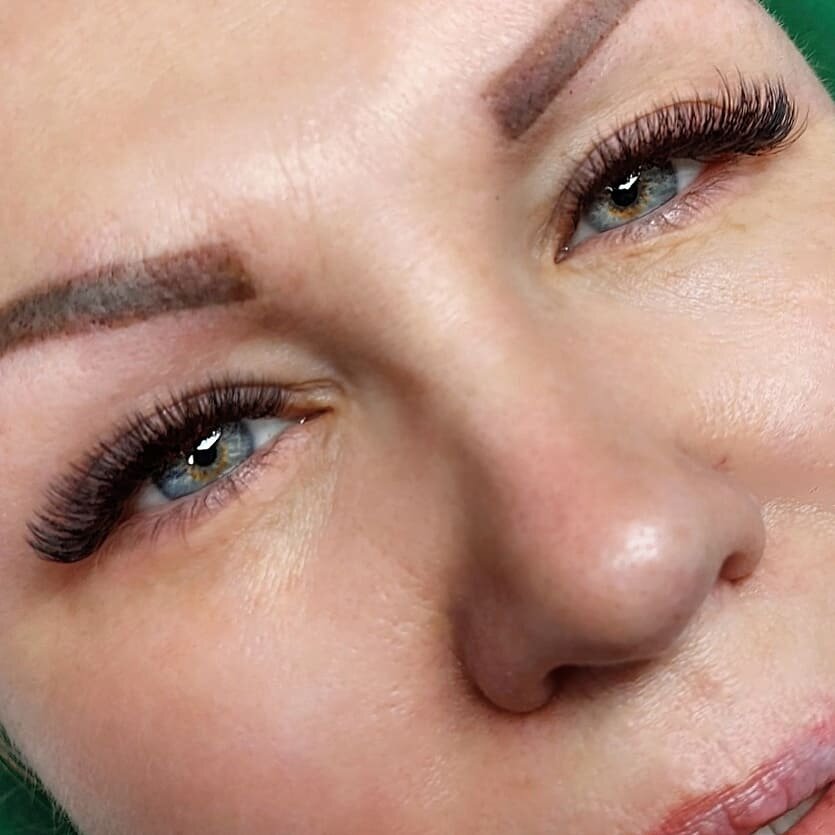 Наращивание ресниц 