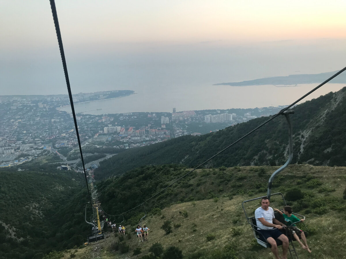 Натерпелась страха на канатной дороге 