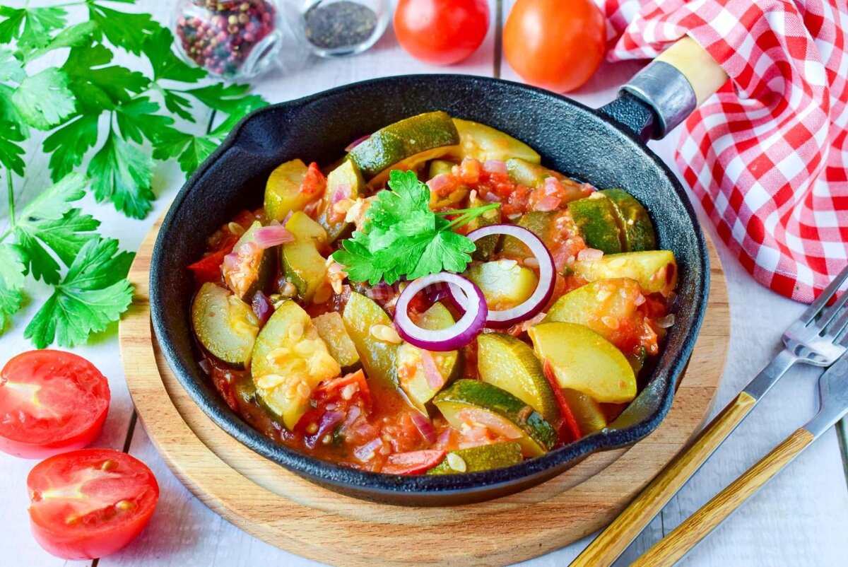 КАБАЧКИ С ПОМИДОРАМИ 🍅✨ ТОП 5+ РЕЦЕПТОВ К ВАШЕМУ СТОЛУ | Простые и вкусные  рецепты от 1000.menu на Яндекс Дзен | Дзен