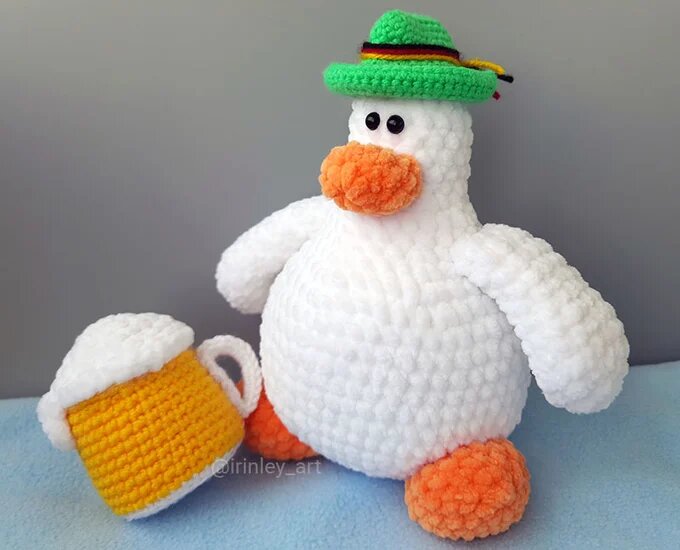 Вязаный гусь Ганс. Фото: Ирина Артемова