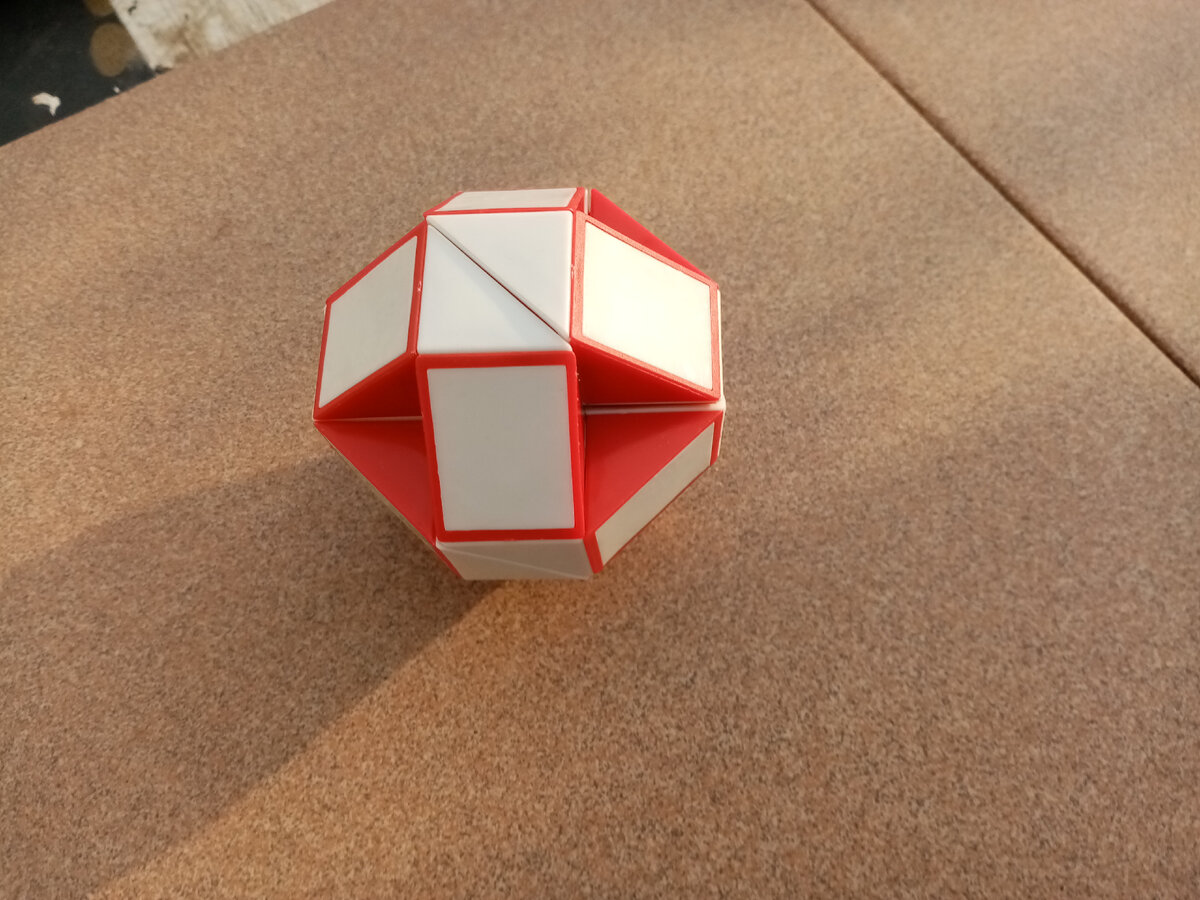 Шарик из змейки Рубика.