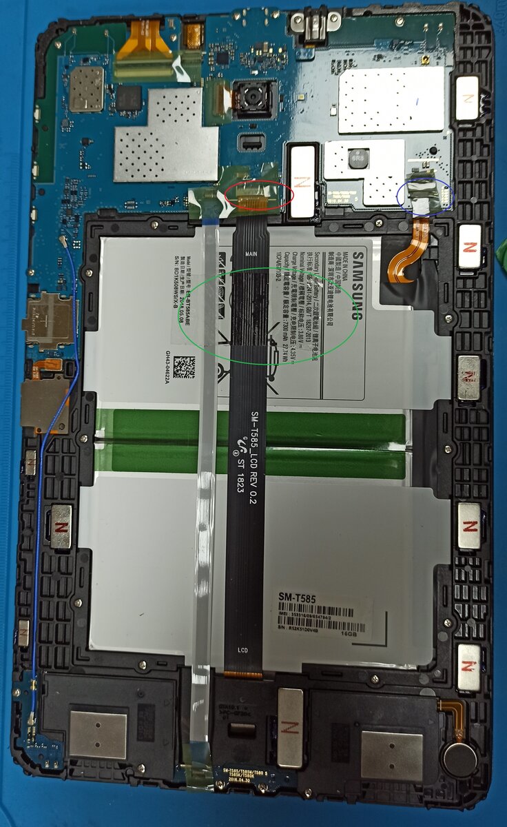 Красным выделен разъем, зеленым приклеенный скотч, синим разъем АКБ