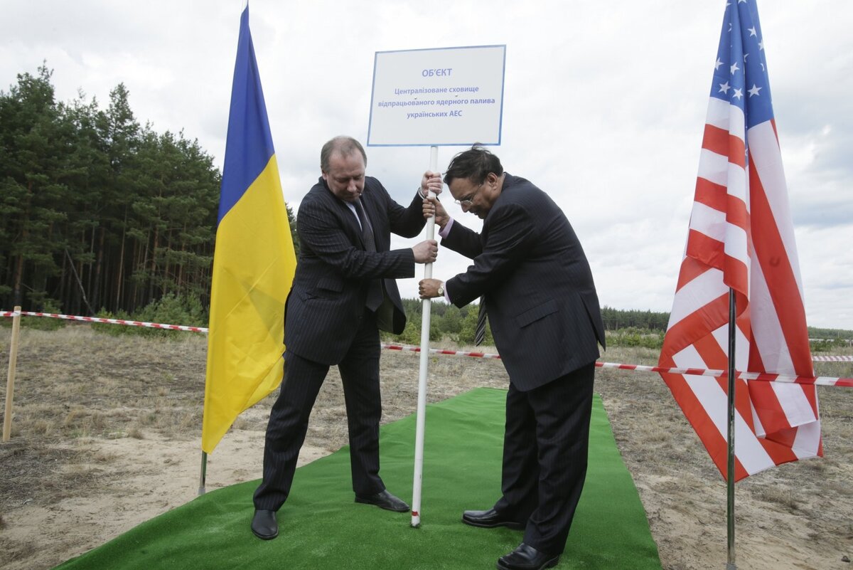 Одно дело застолбить флажки и совсем другое - сотрудничать с украинскими партнерами. Фото с сайта nahnews.org