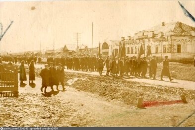 Первомайская демонстрация на улице 1 мая, 1920-е