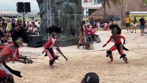Ритуальный танец индейцев майя в Мексике. Энергетика зашкаливает