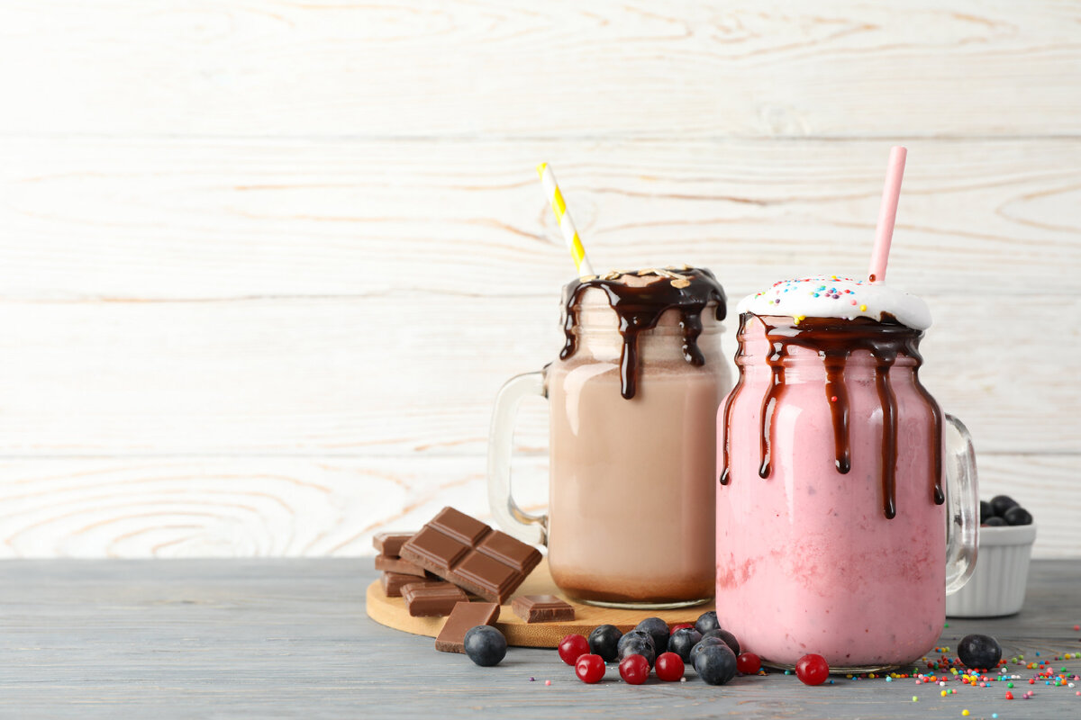 10 ярких молочных коктейлей с мороженым для поднятия духа и настроения