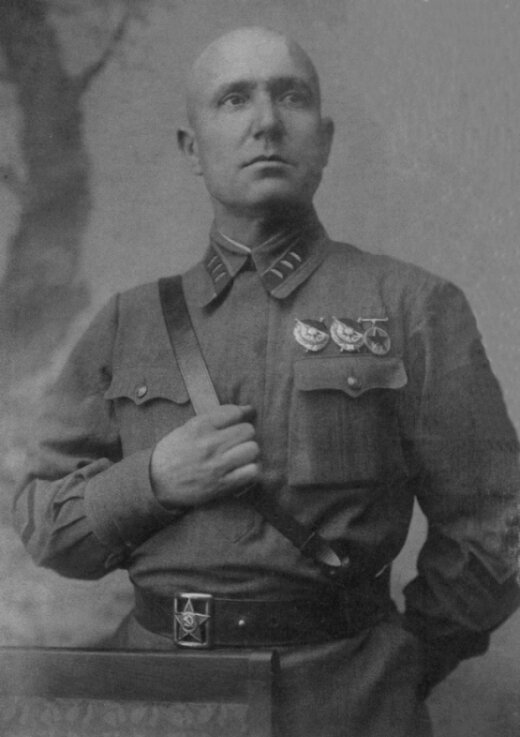 Единственный из командиров дивизий остался в Севастополе со своими ...