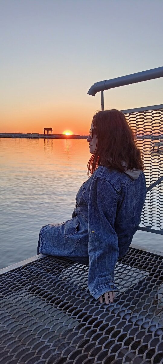 Через некоторое время после окончательного разрыва бывший напоминает о себе или вдруг появляется в жизни? Рассказываю, почему это происходит.