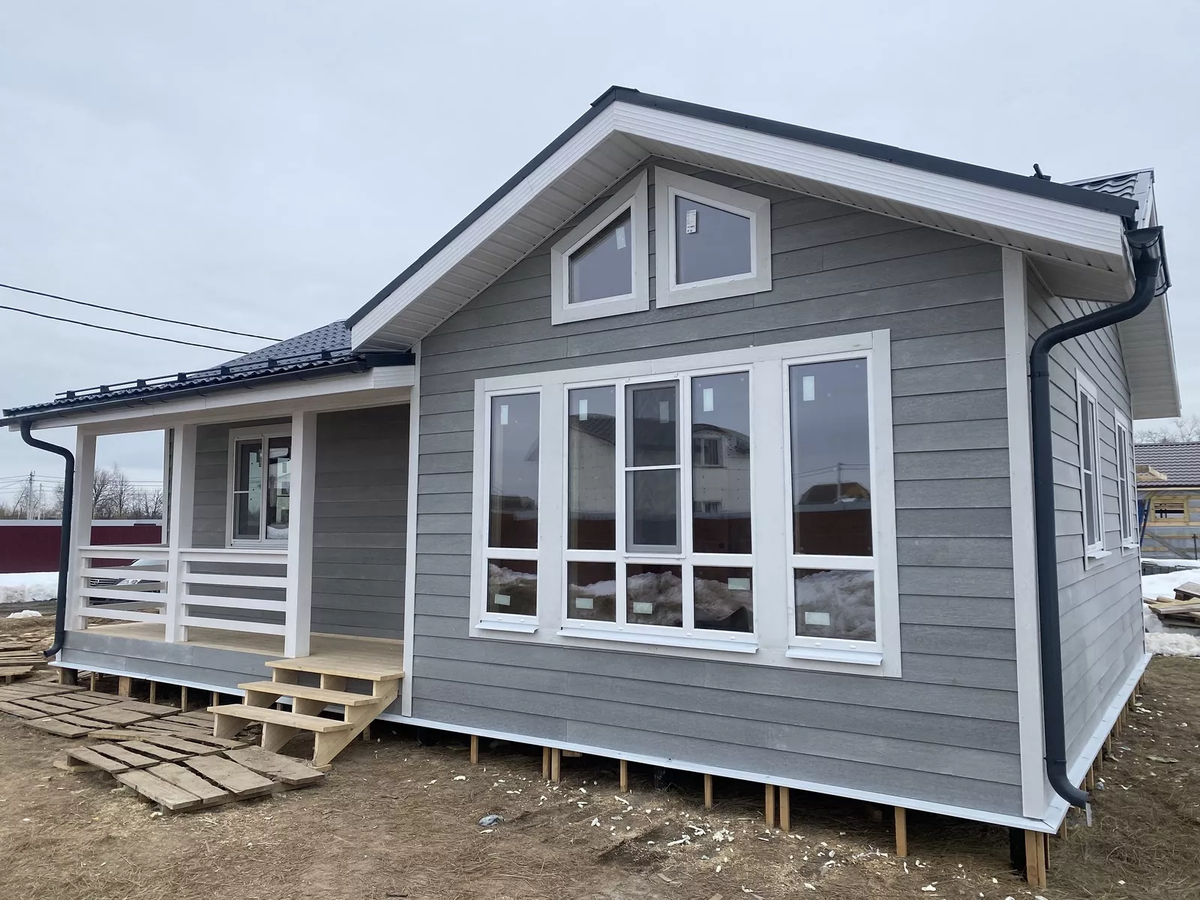 Готовый жилой 3-комнатный дом на продажу. Площадью 72 кв. метра, для круглогодичного проживания. Построен нами на участке 6 соток. Находится в поселке Борисовское