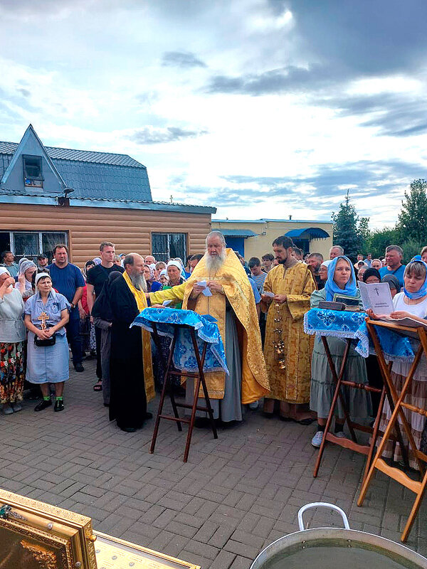 маршрут движения 102 автобуса. благовещенский храм крутые хутора. свирск храм благовещения. село сивинь мордовия. благовещенский храм крутые хутора.