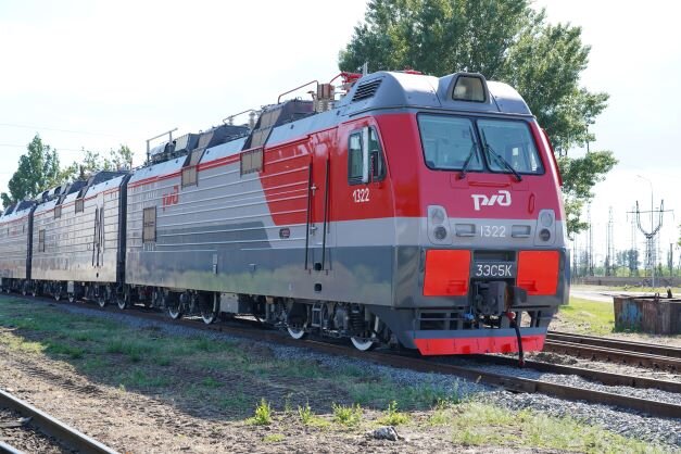 Локомотив 3ЭС5К. Фото пресс-службы НЭВЗа. 