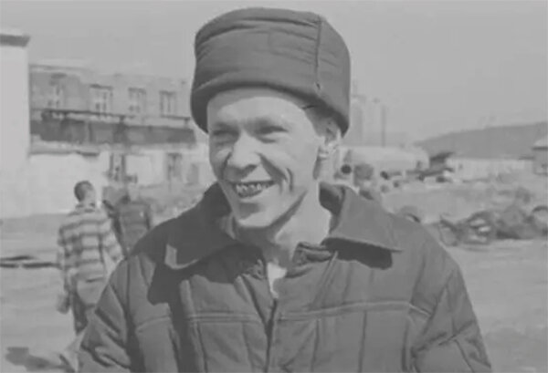 Несколько последних лет тюремной жизни Игорь провел в колонии-поселении, где и женился