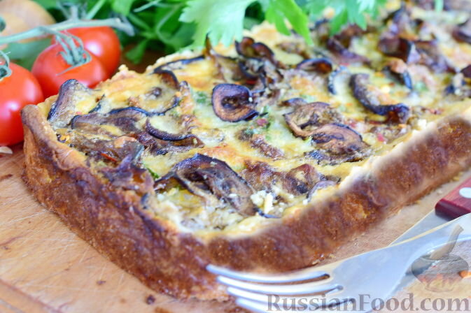 масло сливочное, вода, мука, соль, баклажан, базилик, масло оливковое, сыр твёрдый, сливки, петрушка, яйцо