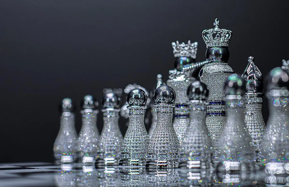 На протяжении веков шахматы зарекомендовали себя как одна из самых популярных стратегических настольных игр в мире.-5